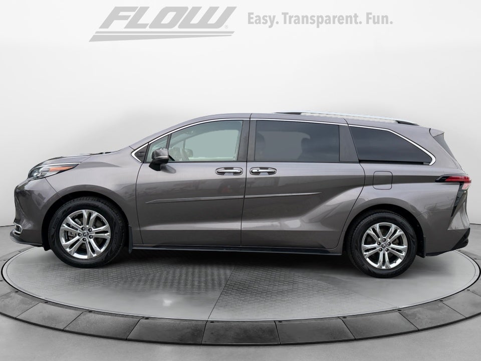 2022 Toyota Sienna Platinum