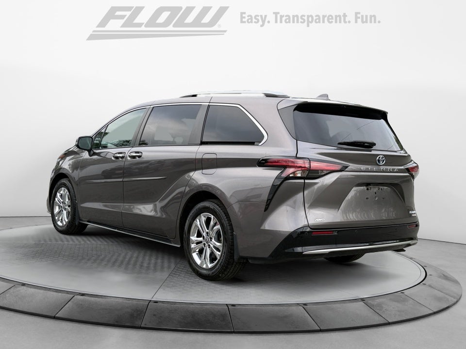2022 Toyota Sienna Platinum
