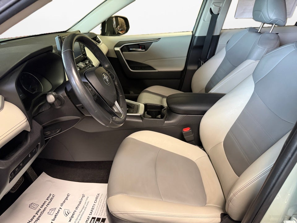 2021 Toyota RAV4 Hybrid XLE Premium