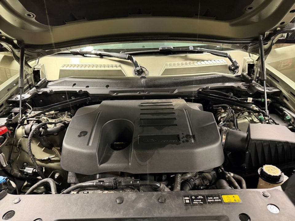 2024 Land Rover Defender 110 P400 S