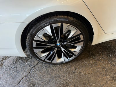 2022 BMW 540 540i