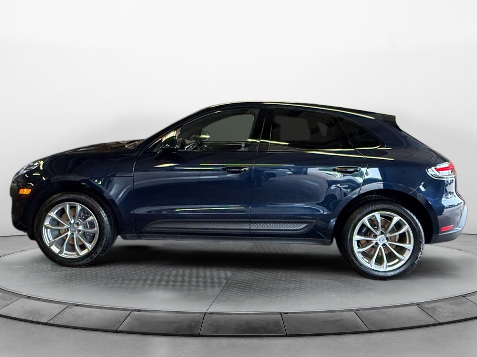 2022 Porsche Macan AWD
