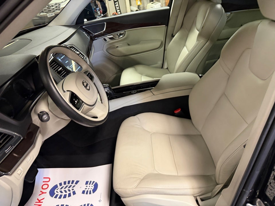 2019 Volvo XC90 T6 Momentum