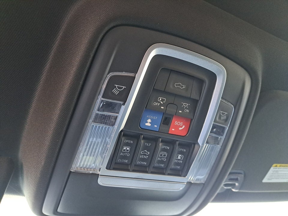 2021 RAM 1500 Limited Crew Cab 4x4 5'7" Box