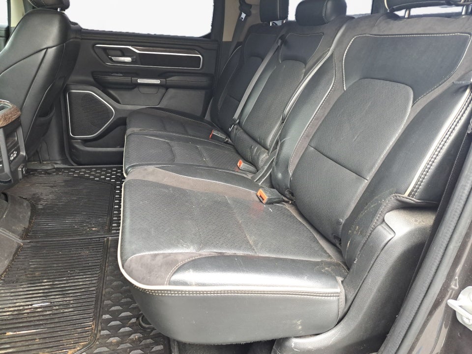 2020 RAM 1500 Laramie Crew Cab 4x4 6'4" Box