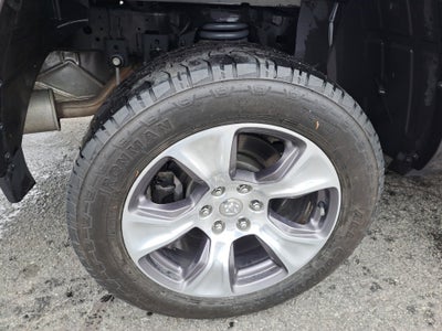 2020 RAM 1500 Laramie Crew Cab 4x4 6'4" Box