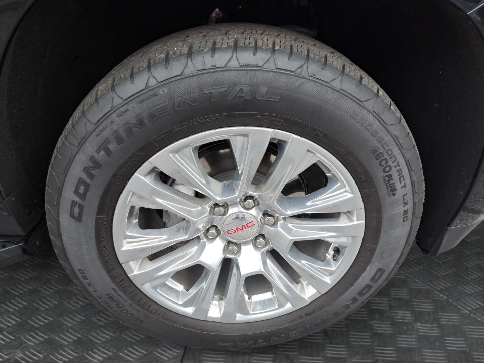 2025 GMC Yukon 4WD Denali