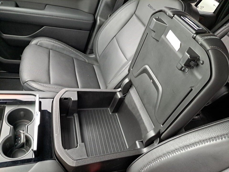 2025 GMC Yukon 4WD Denali