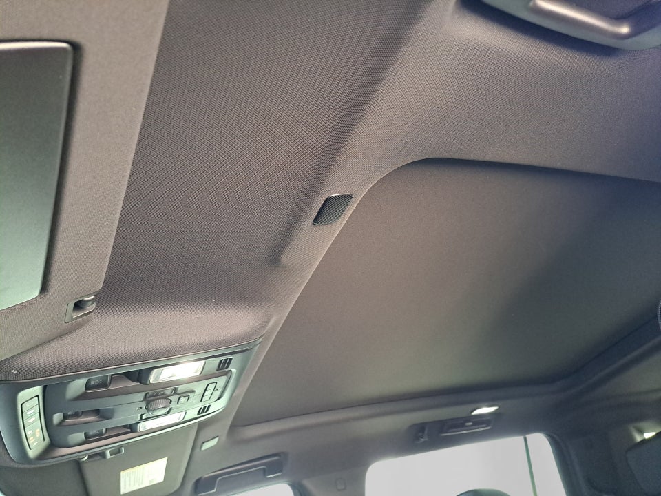 2023 Chevrolet Suburban 4WD RST
