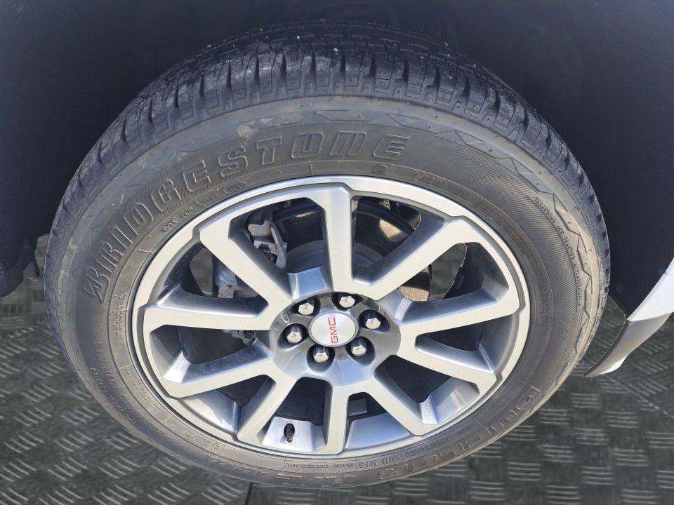 2022 GMC Canyon 4WD Crew Cab Short Box Denali