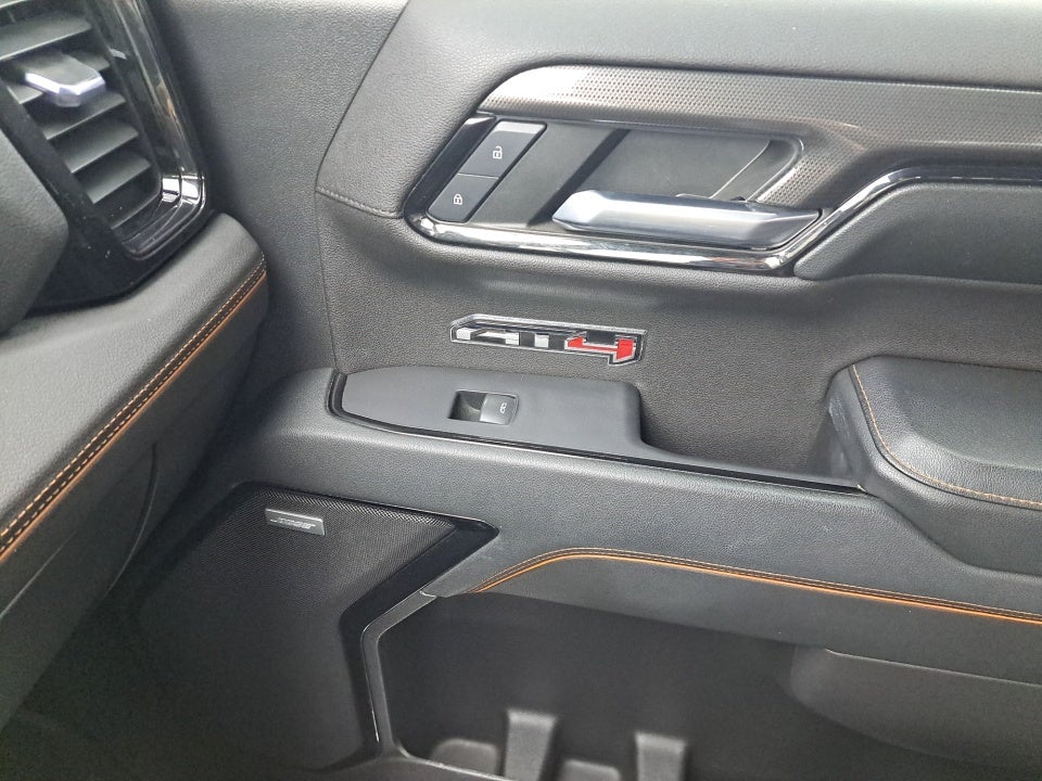2023 GMC Sierra 1500 4WD Crew Cab Short Box AT4