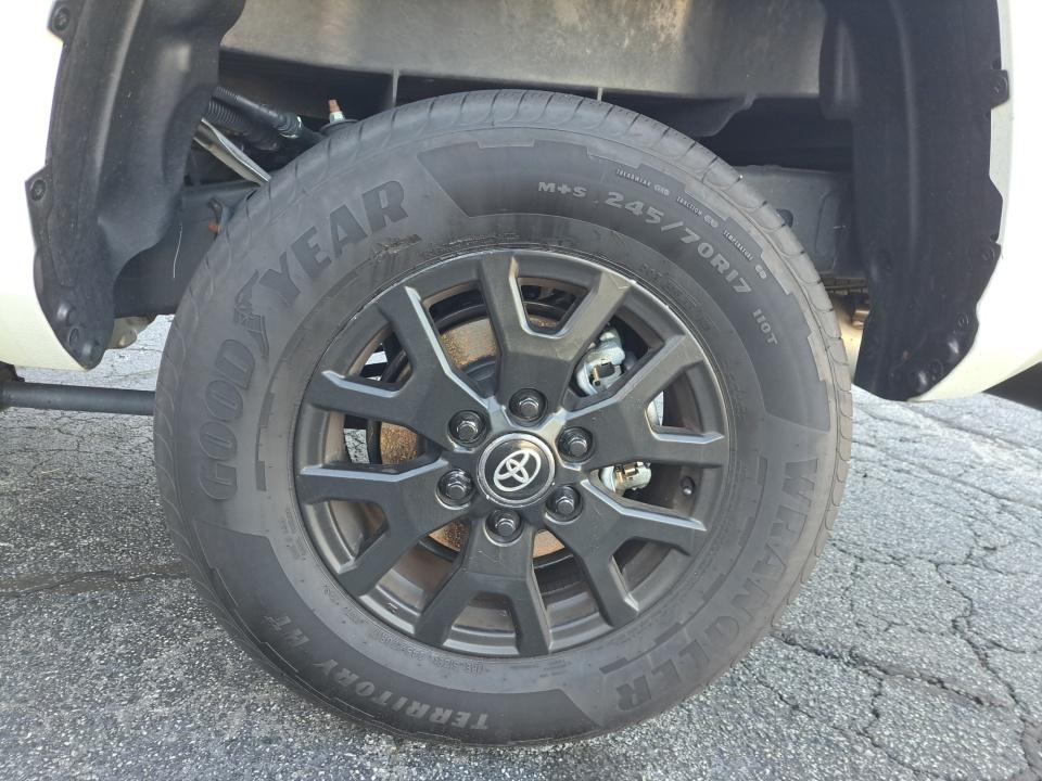 2025 Toyota Tacoma SR5