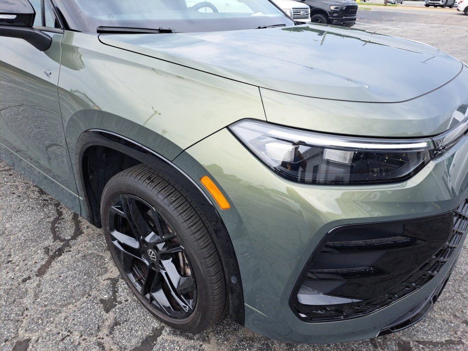 2025 Volkswagen Tiguan SE R-Line Black