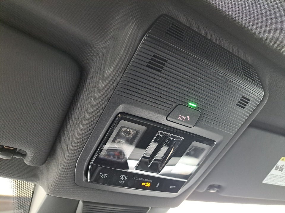 2025 Volkswagen Tiguan SE R-Line Black