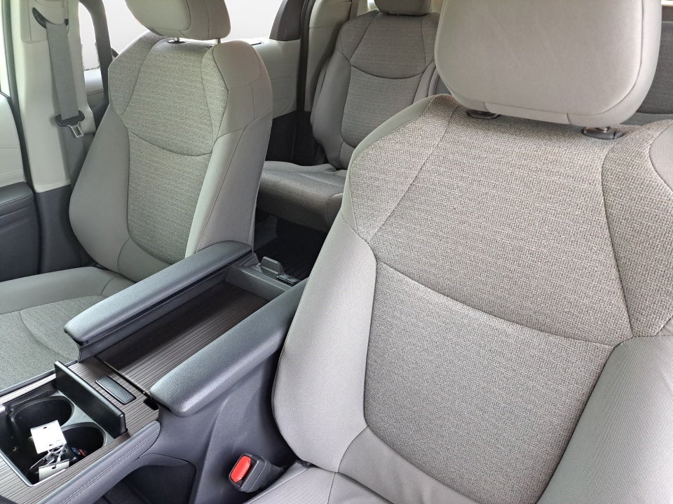 2022 Toyota Sienna LE