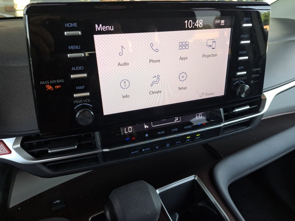 2022 Toyota Sienna LE