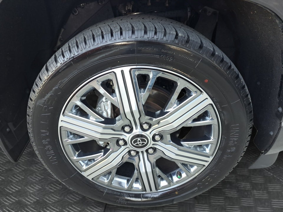 2024 Toyota Sequoia Capstone