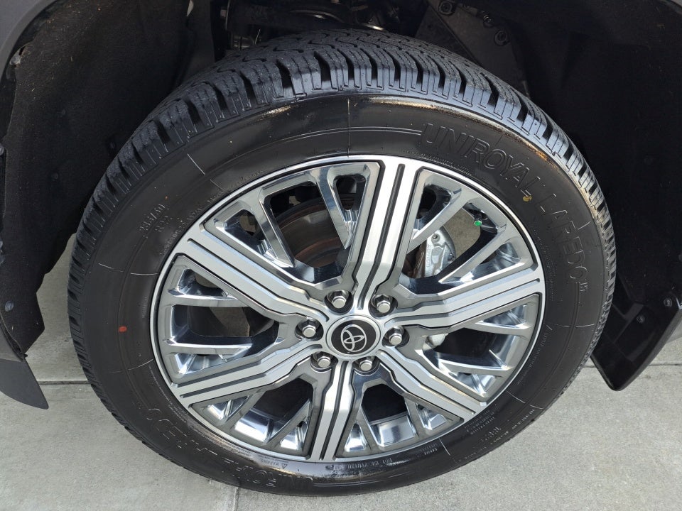 2024 Toyota Sequoia Capstone