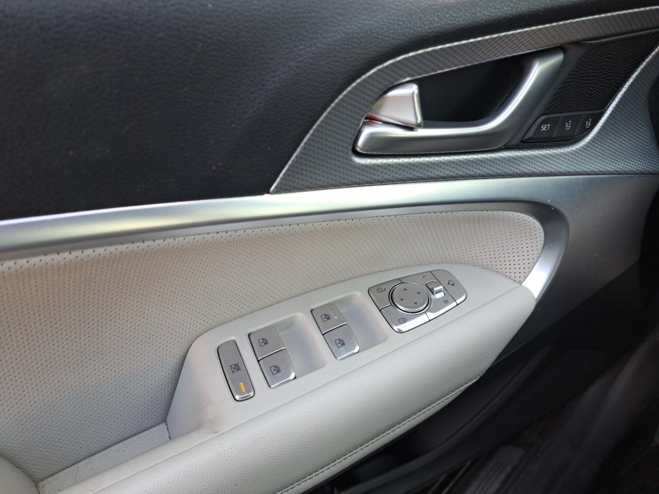2023 Genesis G70 3.3T
