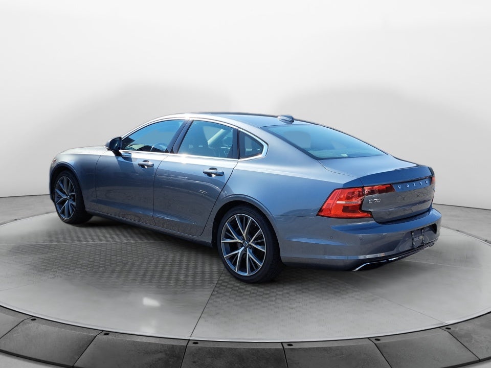 2017 Volvo S90 Momentum
