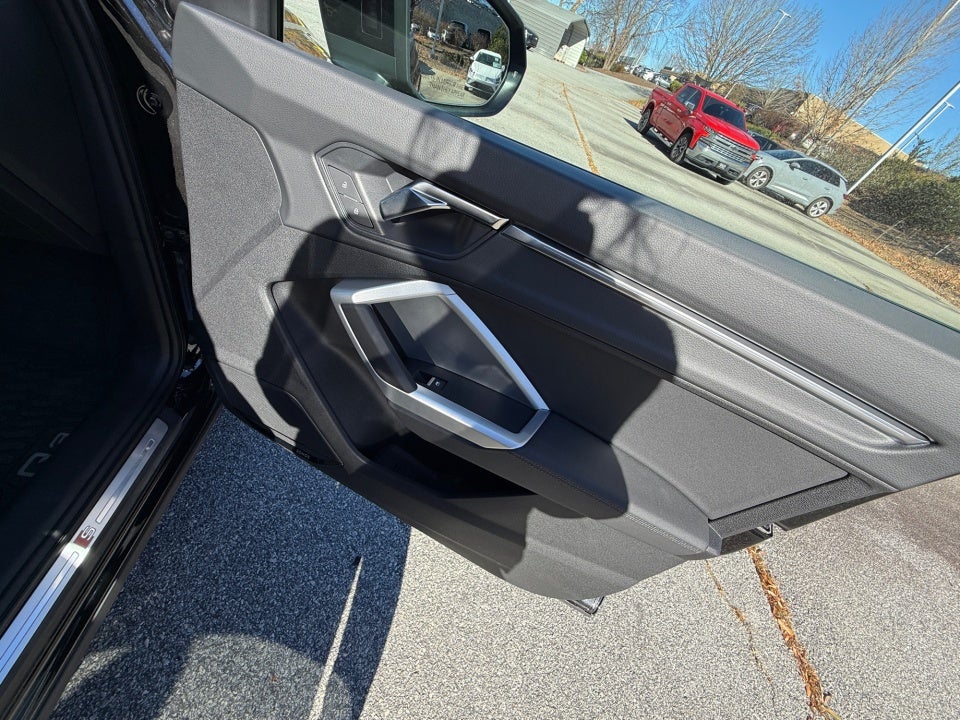 2025 Audi Q3 Premium 45 TFSI S line quattro Tiptronic