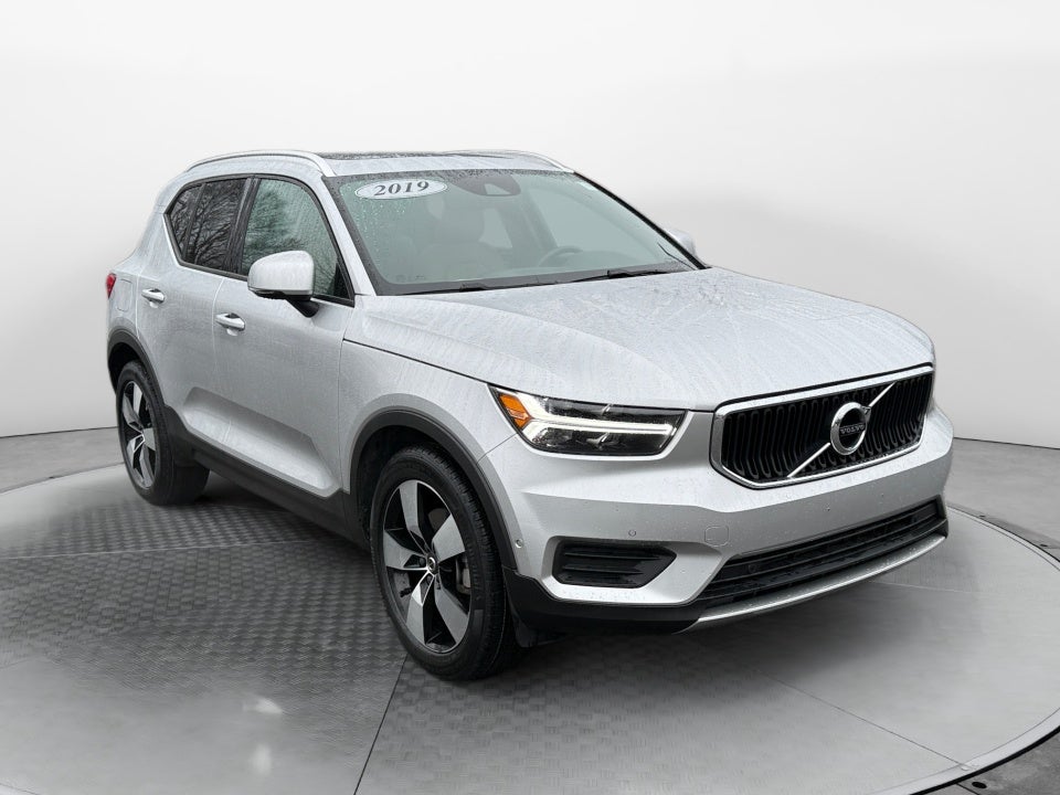 2019 Volvo XC40 T5 Momentum