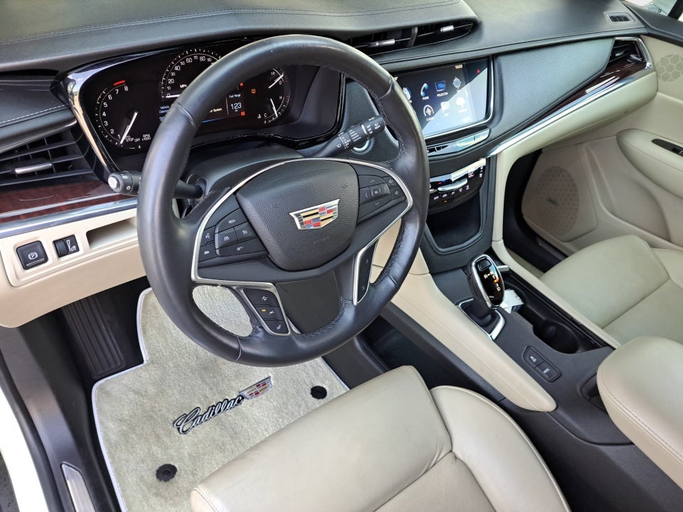 2017 Cadillac XT5 Premium Luxury