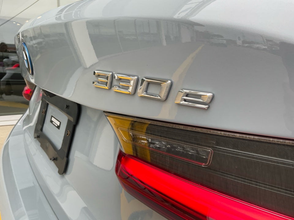 2023 BMW 330e xDrive