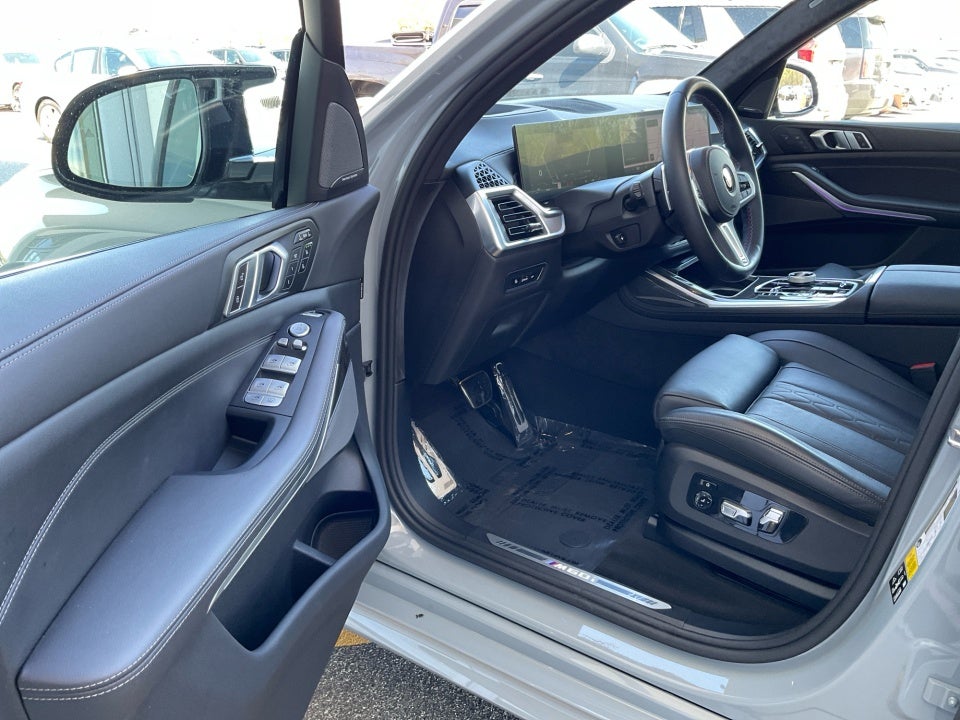 2024 BMW X7 M60i