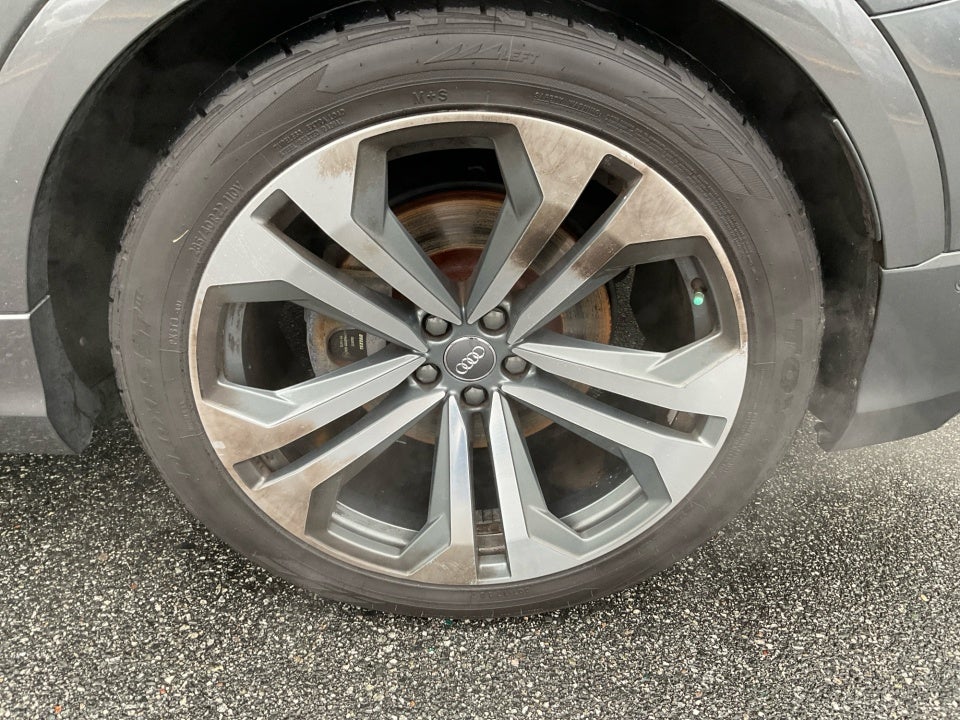 2019 Audi Q8 55 Premium