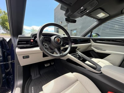2025 Porsche Macan Electric 4S