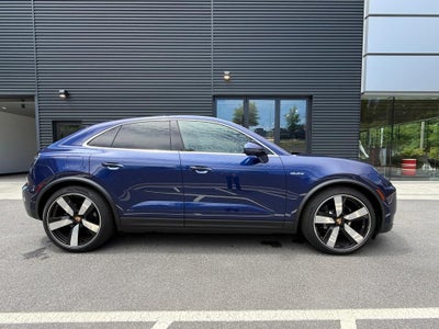 2025 Porsche Macan Electric 4S