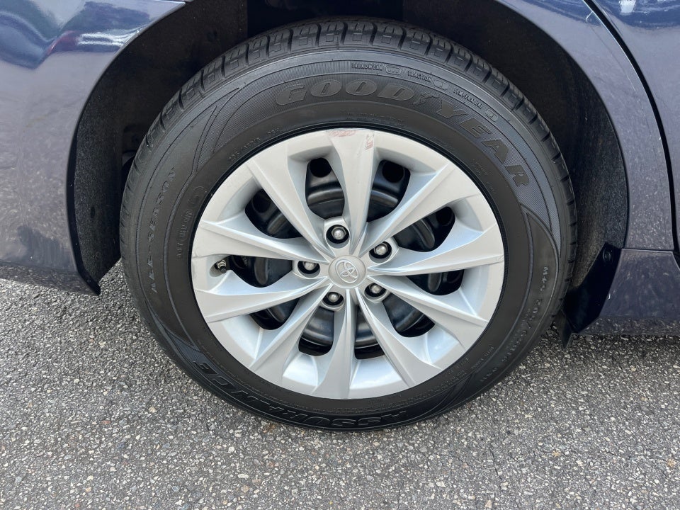 2015 Toyota CAMRY LE