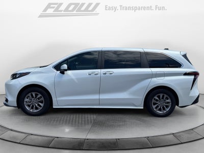 2025 Toyota Sienna XLE