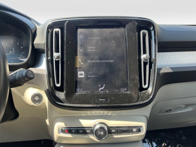 2019 Volvo XC40 T4 Momentum