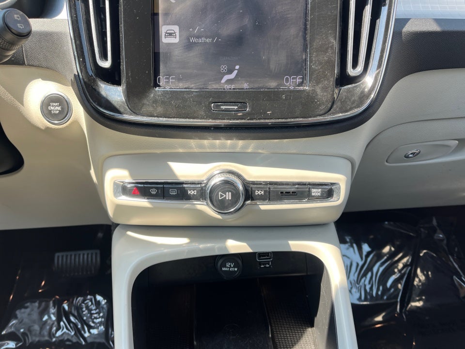 2019 Volvo XC40 T4 Momentum