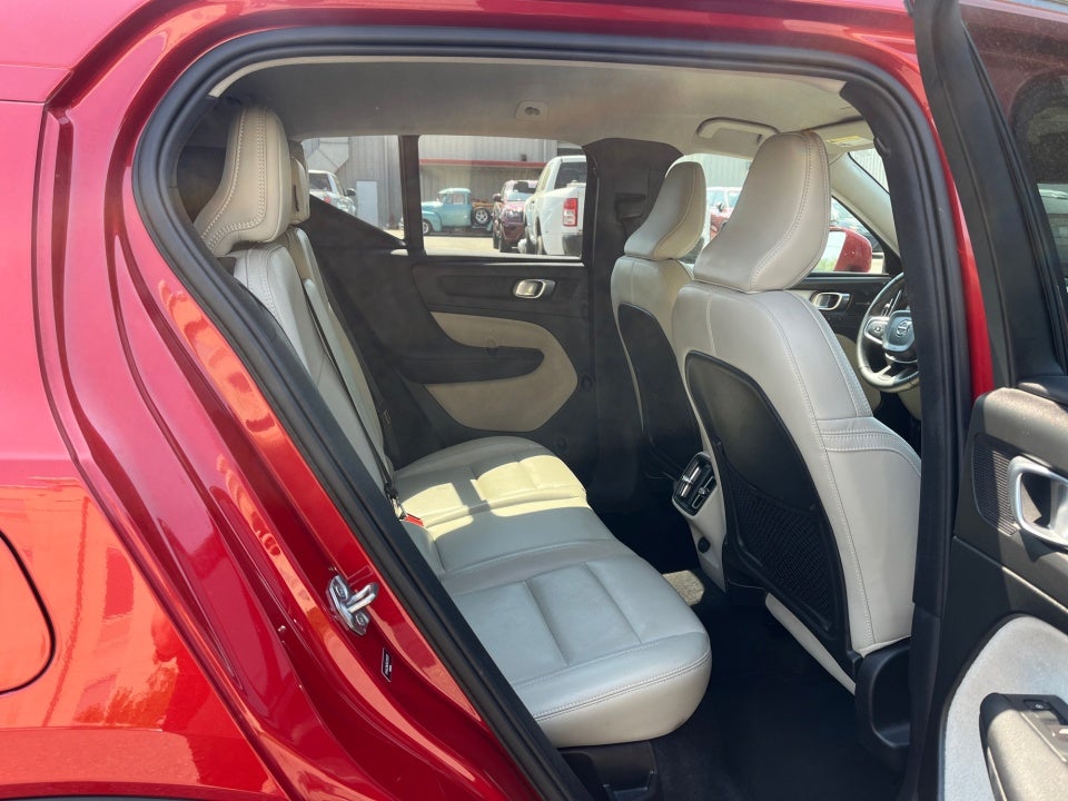 2019 Volvo XC40 T4 Momentum