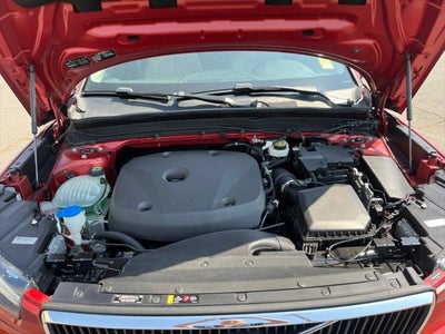 2019 Volvo XC40 T4 Momentum