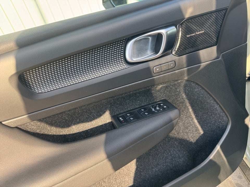 2021 Volvo XC40 Recharge Pure Electric P8