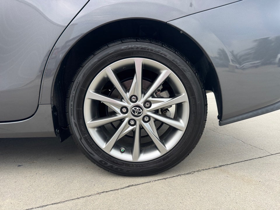 2015 Toyota Prius v Five