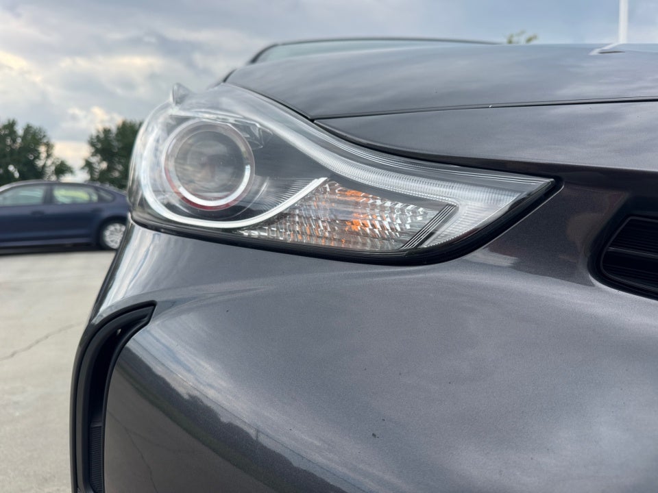 2015 Toyota Prius v Five