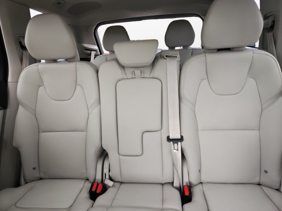 2023 Volvo XC90 B5 Plus