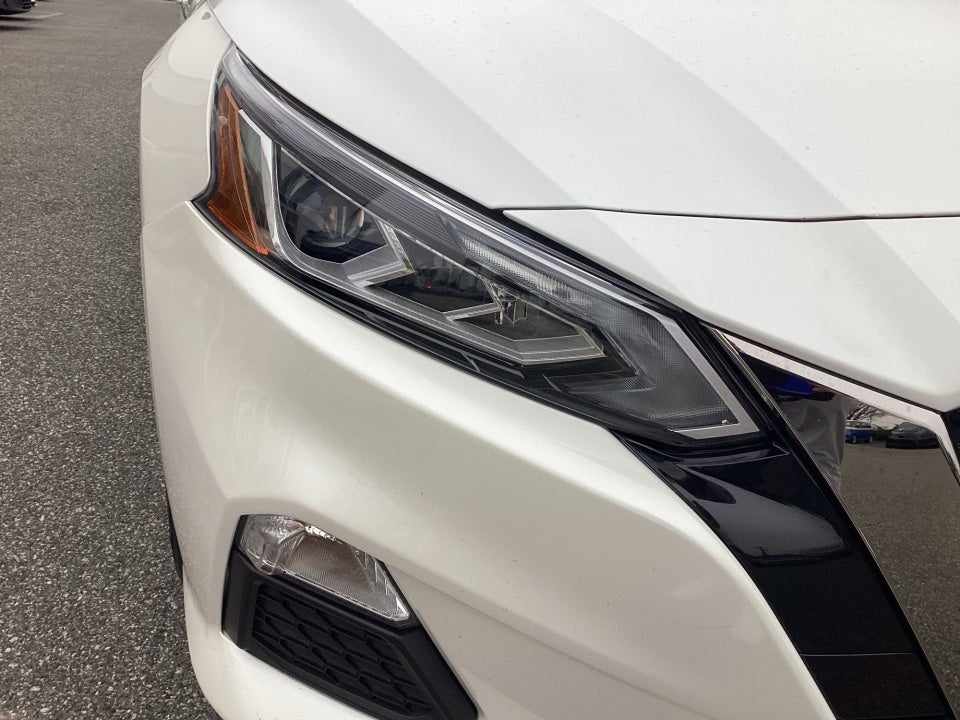 2022 Nissan Altima SR FWD