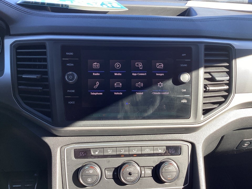 2021 Volkswagen Atlas 3.6L V6 SE w/Technology R-Line