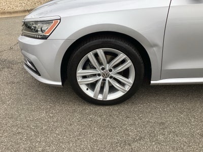 2018 Volkswagen Passat 2.0T SE