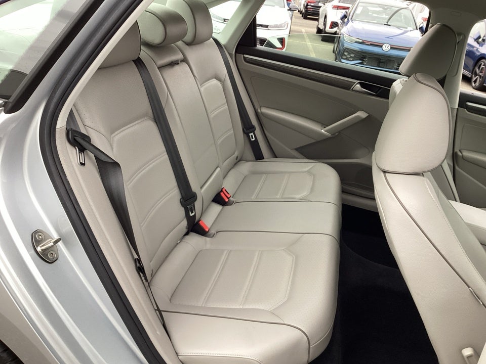 2018 Volkswagen Passat 2.0T SE