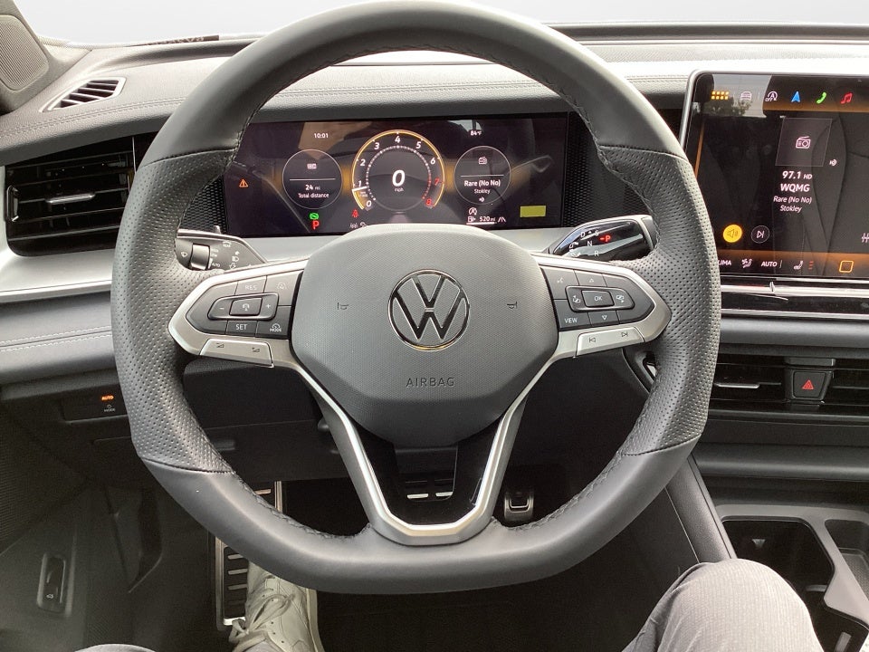 2025 Volkswagen Tiguan 2.0T SE R-Line Black