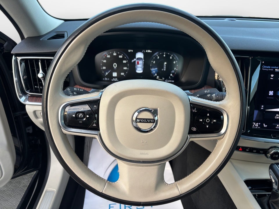 2021 Volvo S60 T5 Momentum