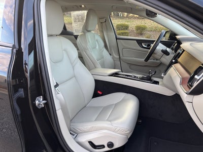 2021 Volvo S60 T5 Momentum