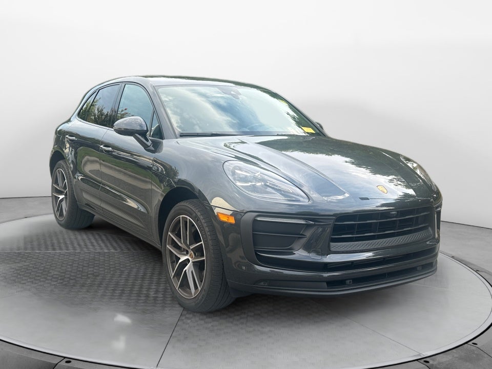 2022 Porsche Macan AWD